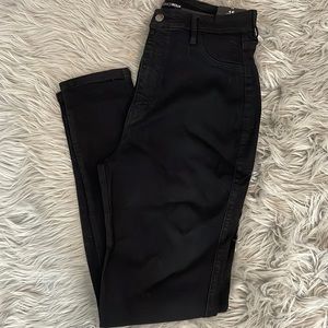 Jeans that I Oder by accident and never return. This is size 15